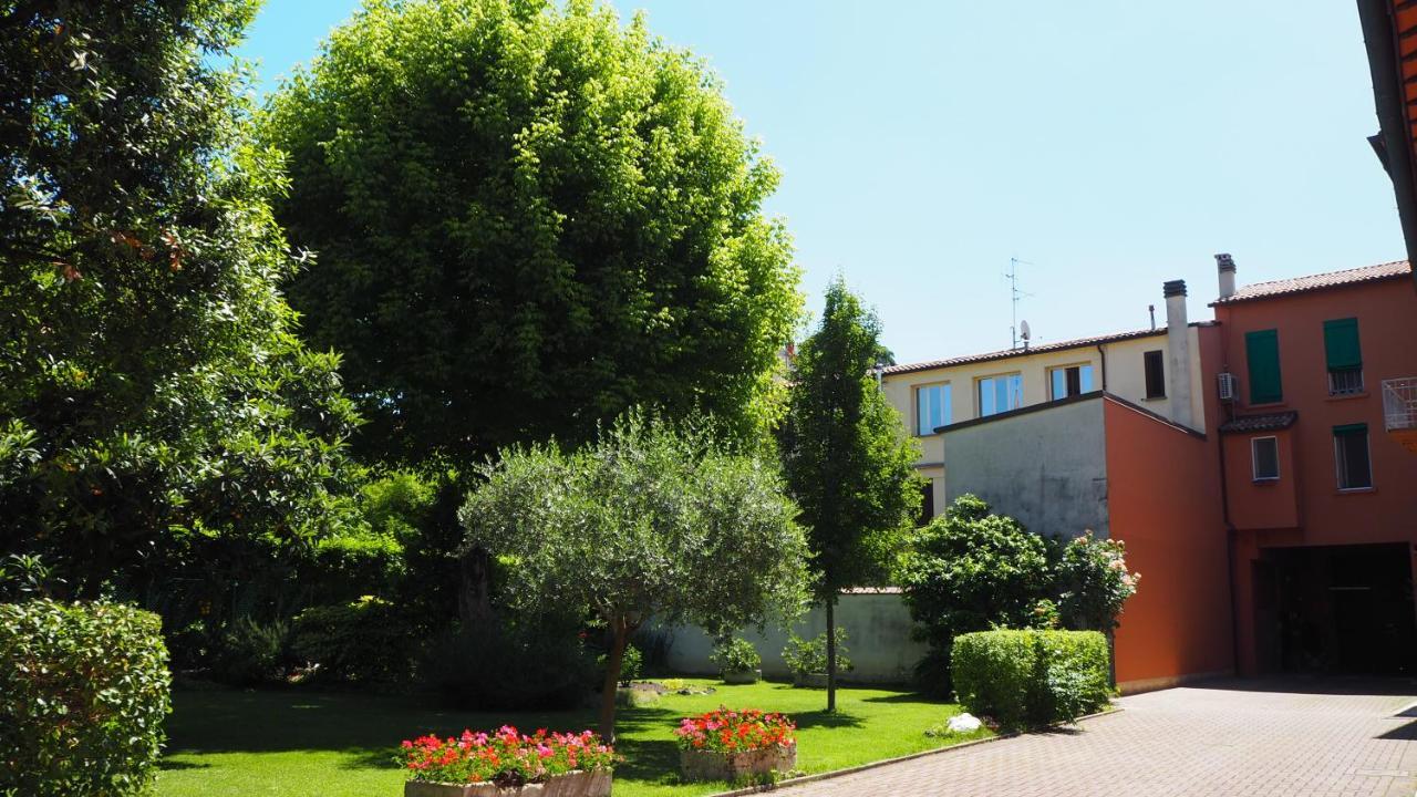 フォルリ R&B Giardino 34 Bed & Breakfast エクステリア 写真